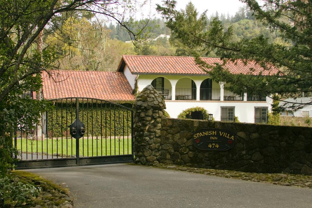 Spanish Villa Inn Сент-Хелина Экстерьер фото